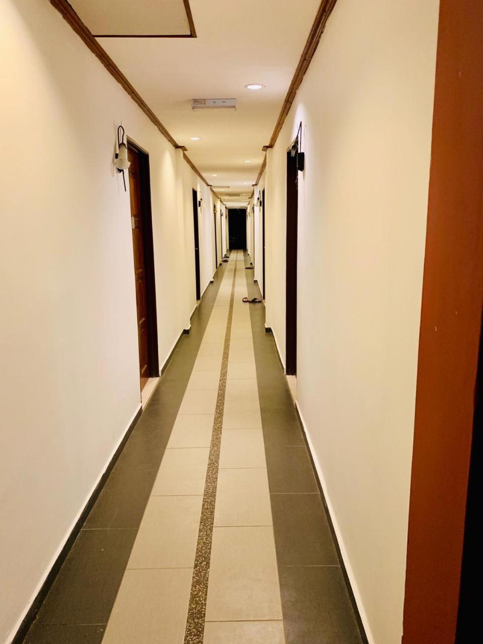 D Lima Beach Inn Pantai Cenang  Eksteriør bilde