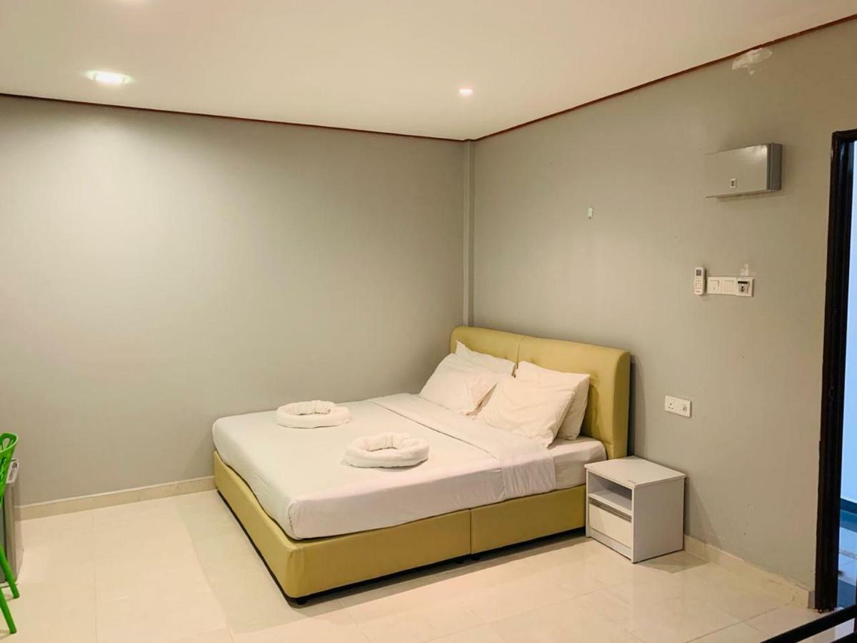 D Lima Beach Inn Pantai Cenang  Eksteriør bilde