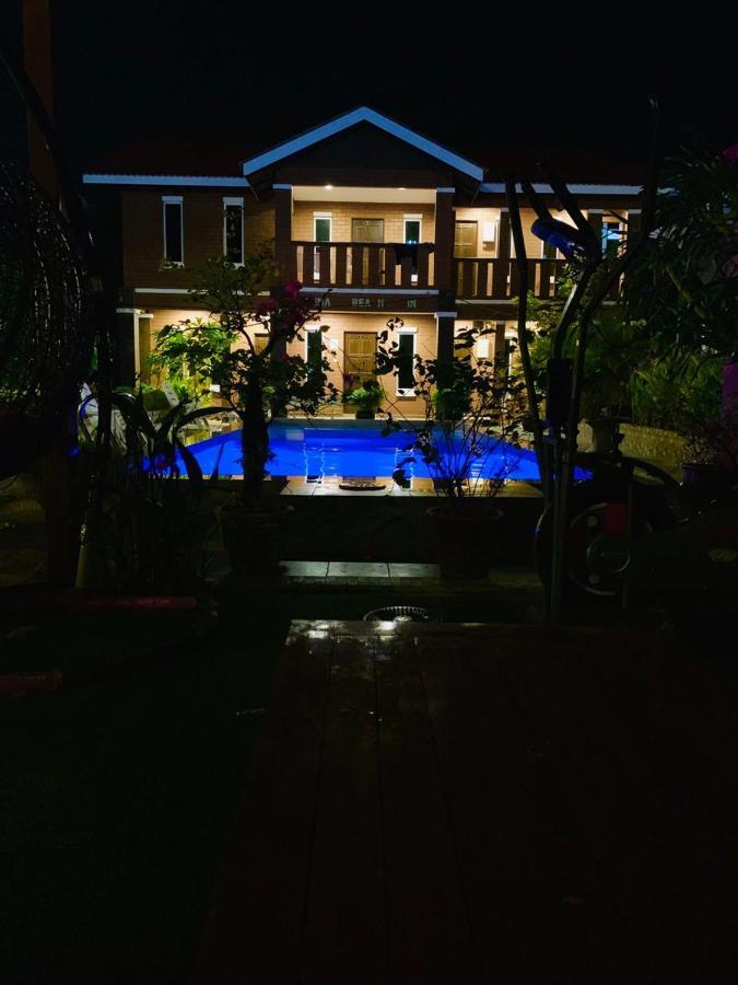 D Lima Beach Inn Pantai Cenang  Eksteriør bilde
